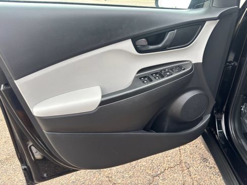 Used 2023 Hyundai Kona SE AWD/4WD image 13