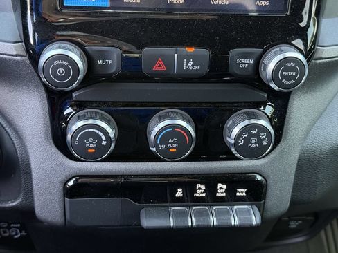 Used 2025 RAM 1500 Warlock AWD/4WD image 18