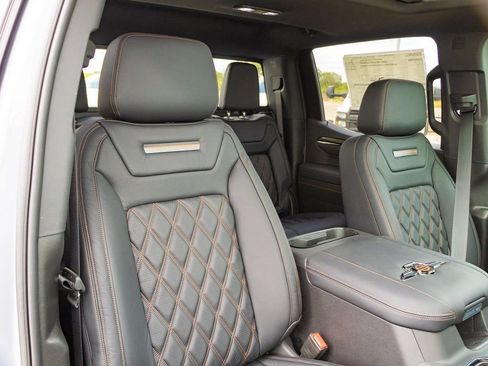 New 2025 GMC Sierra 1500 AT4 w/ AT4 Premium Package AWD/4WD image 71