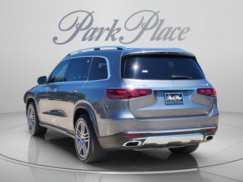 Used 2024 Mercedes-Benz GLS 450 4MATIC image 3