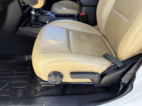 Used 2019 Jeep Wrangler Unlimited Sahara w/ Dual Top Group image 22