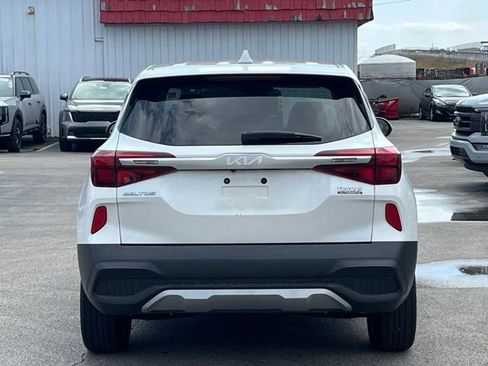 Certified 2022 Kia Seltos LX image 11