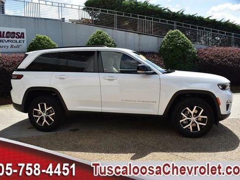 Used 2024 Jeep Grand Cherokee Limited RWD image 12