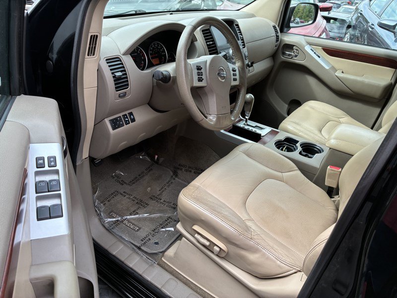 Used 2010 Nissan Pathfinder LE w/ Navigation Pkg AWD/4WD image 7
