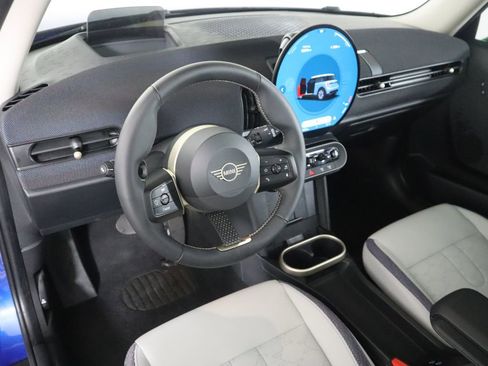 Certified 2025 MINI Cooper S image 9