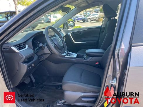 Certified 2024 Toyota RAV4 LE AWD/4WD image 31
