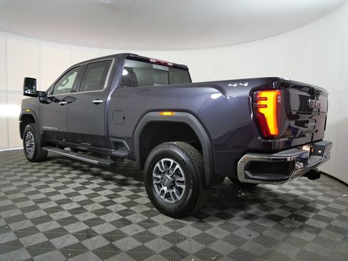 New 2026 GMC Sierra 3500 SLT w/ SLT Premium Package AWD/4WD image 5