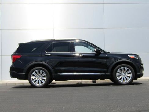 Used 2024 Ford Explorer Limited w/ Limited Technology Package AWD/4WD image 5