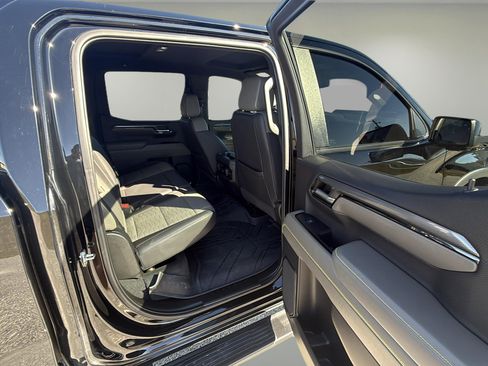 Used 2024 Chevrolet Silverado 1500 ZR2 w/ Technology Package image 14