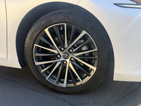 Used 2024 Lexus ES 300h w/ Premium Package image 9