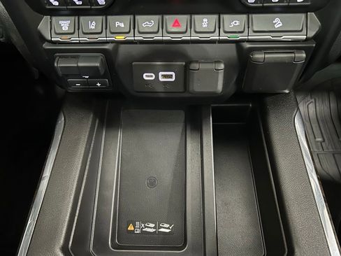 Used 2022 GMC Sierra 2500 Denali AWD/4WD image 27