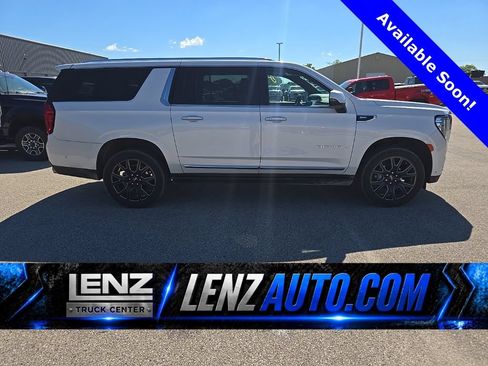Used 2024 GMC Yukon XL Denali w/ Denali Reserve Package AWD/4WD image 1