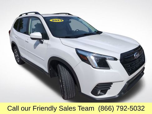 Used 2023 Subaru Forester Premium AWD/4WD image 8