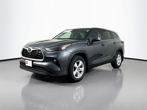 Certified 2025 Toyota Highlander LE AWD/4WD image 3