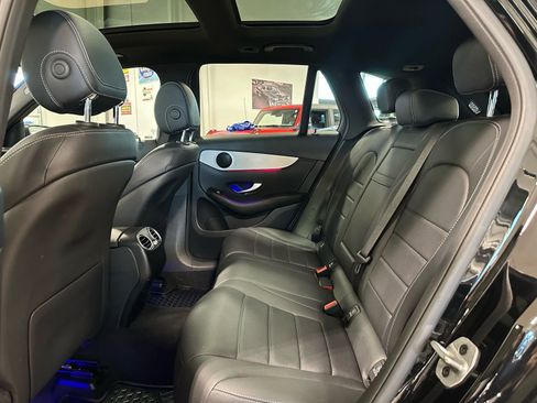Used 2021 Mercedes-Benz GLC 300 image 30