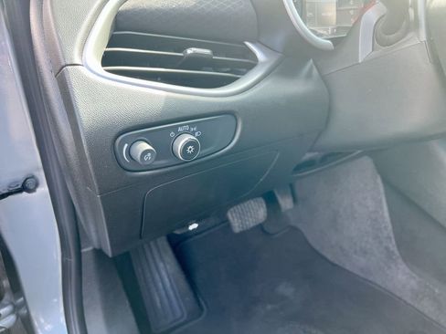 Used 2024 Chevrolet Malibu LT FWD image 16