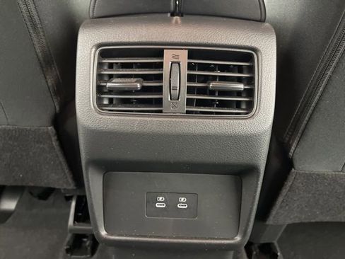 Used 2024 Nissan Rogue SV image 44