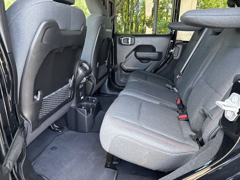 Used 2026 Jeep Wrangler Unlimited Rubicon AWD/4WD image 22