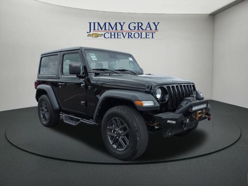Used 2024 Jeep Wrangler Sport AWD/4WD image 7