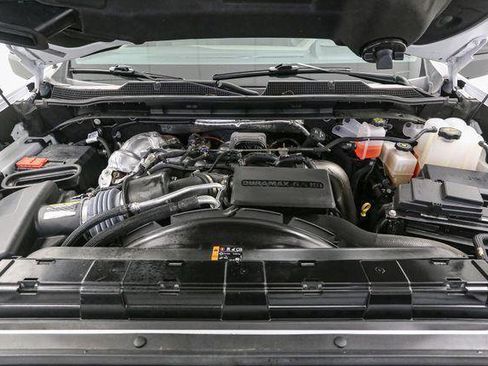 Used 2024 Chevrolet Silverado 2500 ZR2 w/ Technology Package image 15