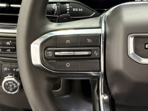 Used 2025 GMC Yukon XL Denali AWD/4WD image 21