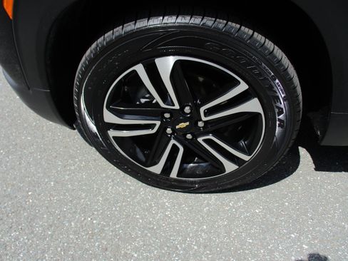 Used 2024 Chevrolet TrailBlazer LT w/ Convenience Package AWD/4WD image 9