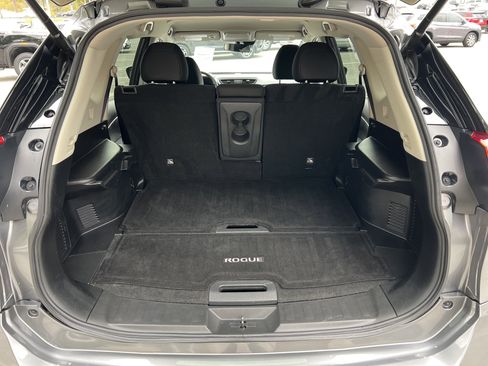 Used 2019 Nissan Rogue SV image 19