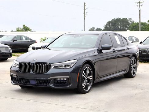 Used 2016 BMW 750i xDrive AWD/4WD image 3