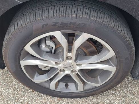 Used 2025 Chrysler Pacifica Pinnacle w/ Trailer Tow Group AWD/4WD image 7