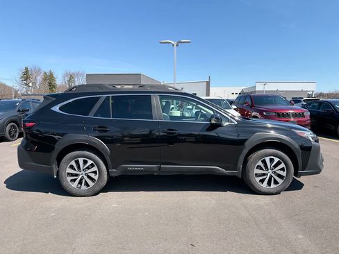 Certified 2025 Subaru Outback Premium AWD/4WD image 14