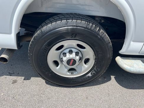 Used 2025 GMC Savana 2500 w/ Driver Convenience Package RWD image 11