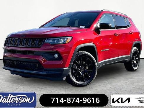 Used 2025 Jeep Compass Latitude w/ Altitude Special Edition image 1