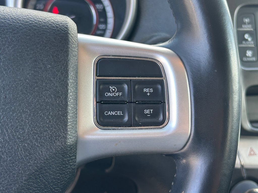 Used 2018 Dodge Journey SXT w/ Connectivity Group FWD image 19