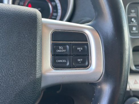 Used 2018 Dodge Journey SXT w/ Connectivity Group FWD image 19