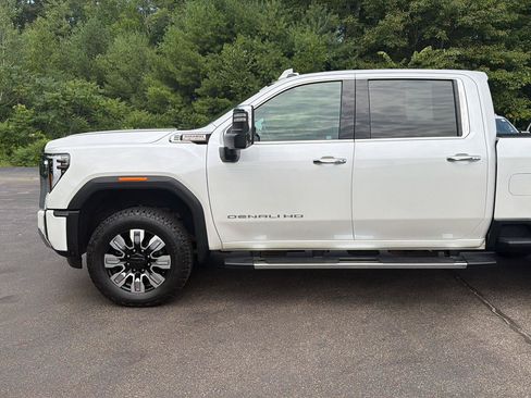 Certified 2024 GMC Sierra 2500 Denali w/ Denali Reserve Package AWD/4WD image 28