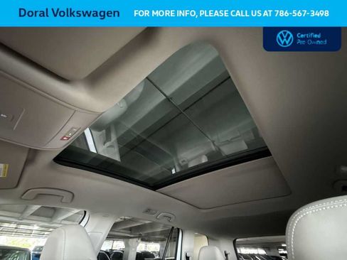 Used 2023 Volkswagen Atlas SE w/ Panoramic Sunroof Package FWD image 17