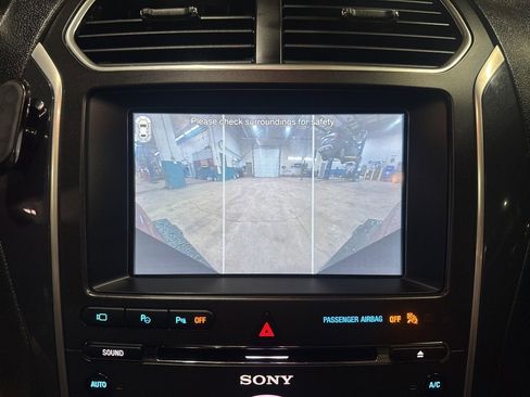 Used 2018 Ford Explorer Limited w/ Equipment Group 301A image 29