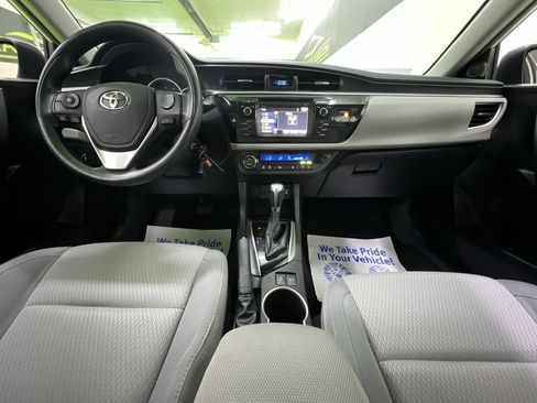Used 2015 Toyota Corolla LE FWD image 18