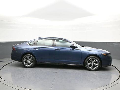 Certified 2023 Honda Accord EX image 5