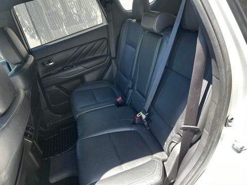 Used 2019 Mitsubishi Outlander SEL AWD/4WD image 19
