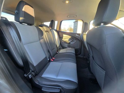 Used 2018 Ford Escape SE image 19