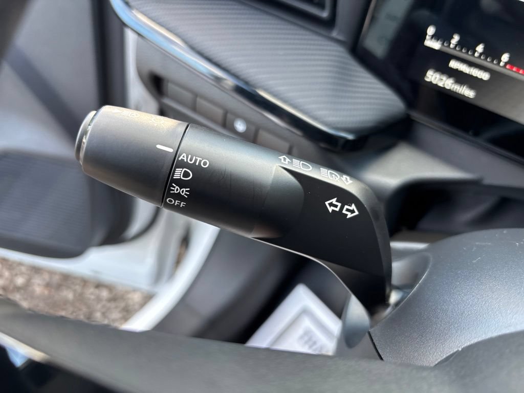 Certified 2025 Nissan Kicks SR AWD/4WD image 29