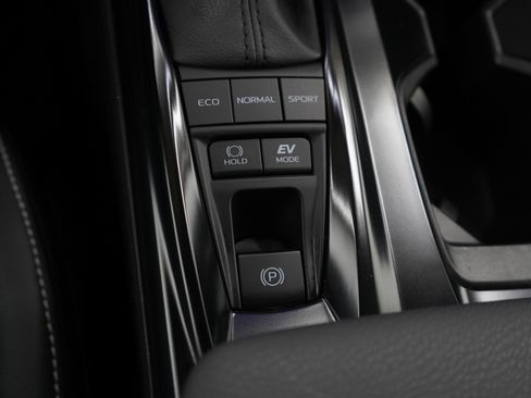 Used 2025 Toyota Camry SE image 22