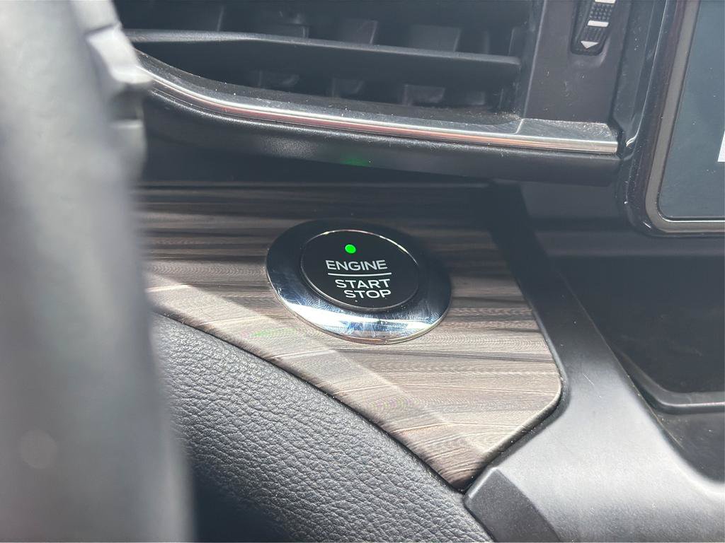 Used 2020 Ford Explorer Limited AWD/4WD image 23