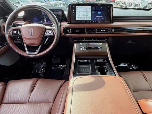 Used 2025 Lincoln Aviator Reserve w/ Equipment Group 201A image 27