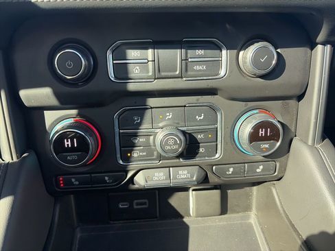 Used 2021 Chevrolet Tahoe Z71 image 21