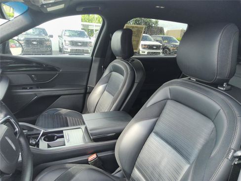Certified 2024 Lincoln Nautilus Reserve w/ Jet Appearance Package (87T) AWD/4WD image 18