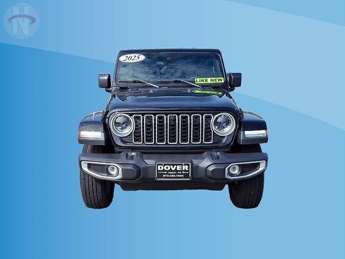 Certified 2025 Jeep Wrangler Sahara w/ Technology Group image 3