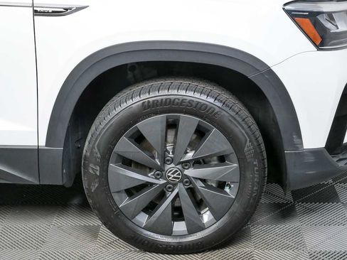Certified 2023 Volkswagen Taos S FWD image 38