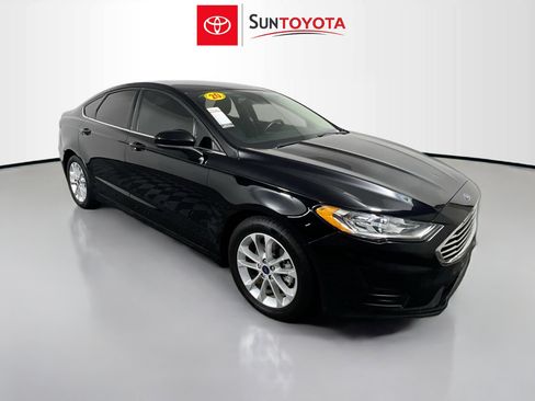 Used 2020 Ford Fusion SE image 1